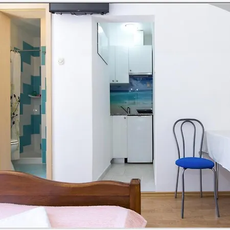 Beach Villa Baska *