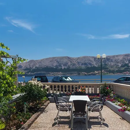 Beach Villa Baska * バスカ