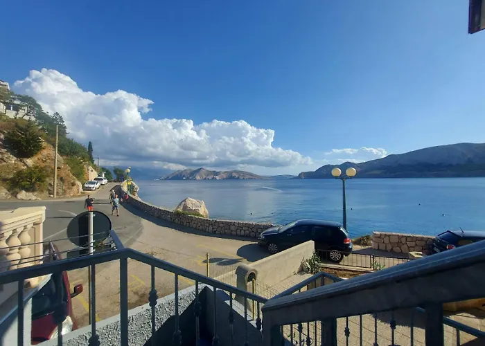 Beach Villa Baska شقة باشْكا