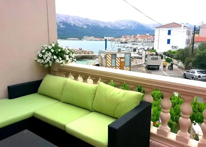 Beach Villa Baska شقة