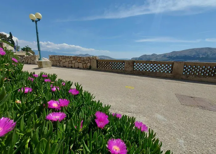 Beach Villa Baska شقة